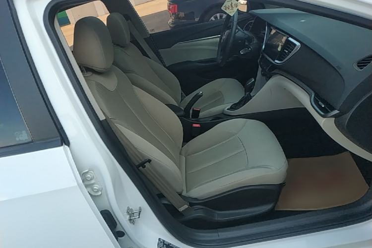 Used Buick GT 2015 15N Automatic Elite Version Right Front Seat