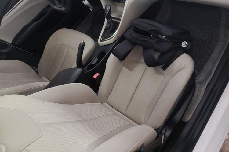 Used Buick GT 2015 15N Automatic Elite Version Right Front Seat