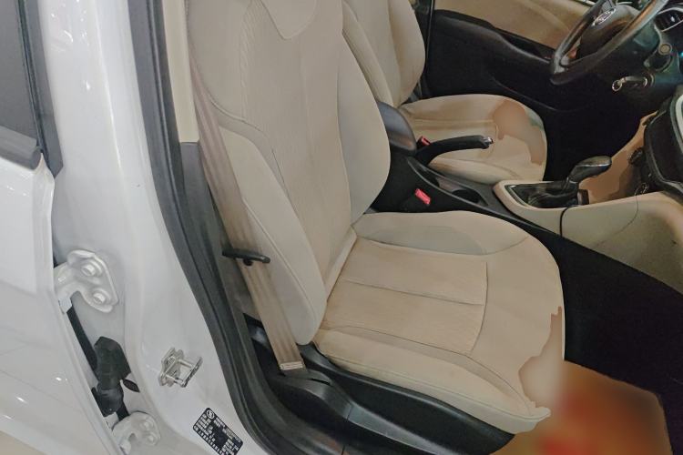Used Buick GT 2015 15N Automatic Elite Version Right Front Seat