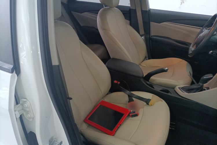 Used Buick GT 2015 15N Automatic Elite Version Right Front Seat