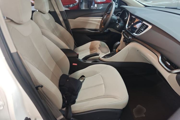 Used Buick GT 2015 15N Automatic Elite Version Right Front Seat
