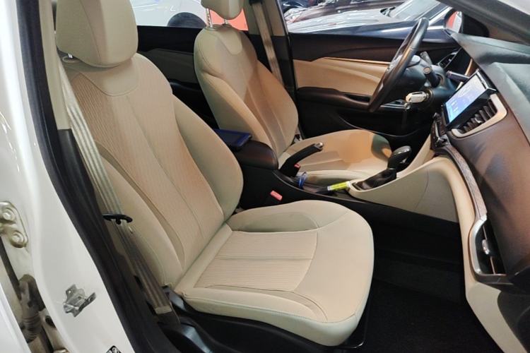 Used Buick GT 2015 15N Automatic Elite Version Right Front Seat
