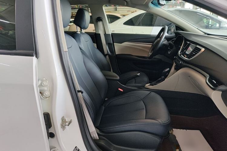 Used Buick GT 2015 15N Automatic Elite Version Right Front Seat