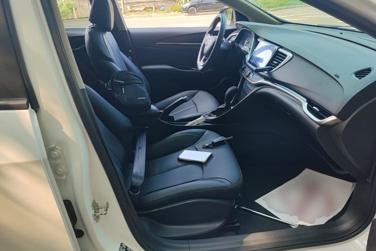 Used Buick GT 2015 18T Dual-Clutch Luxury Model Right Front Seat