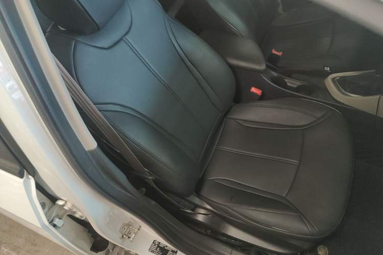 Used Buick GT 2015 15N Automatic Elite Version Right Front Seat