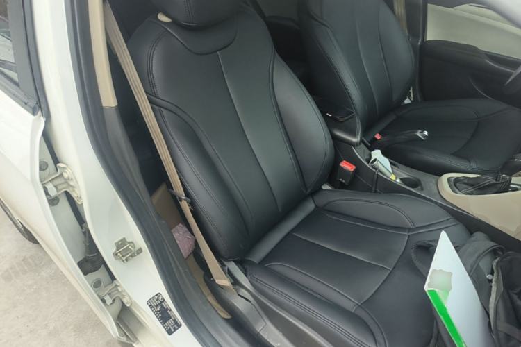 Used Buick GT 2015 15N Automatic Elite Version Right Front Seat