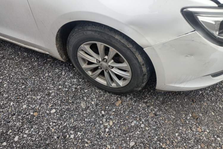 Used Buick GT 2015 15N Automatic Entry-Level Trim Right Front Wheel Hub