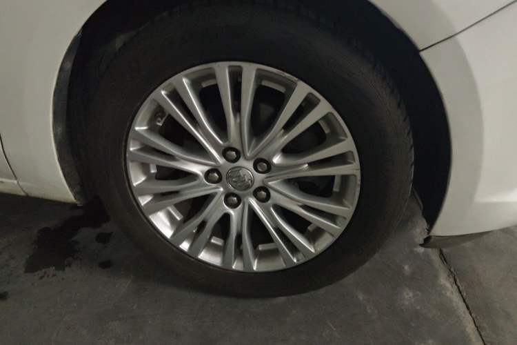 Used Buick GT 2015 15N Manual Luxury Version Right Front Wheel Hub