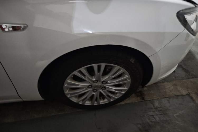 Used Buick GT 2015 15N Automatic Deluxe Edition Right Front Wheel Hub