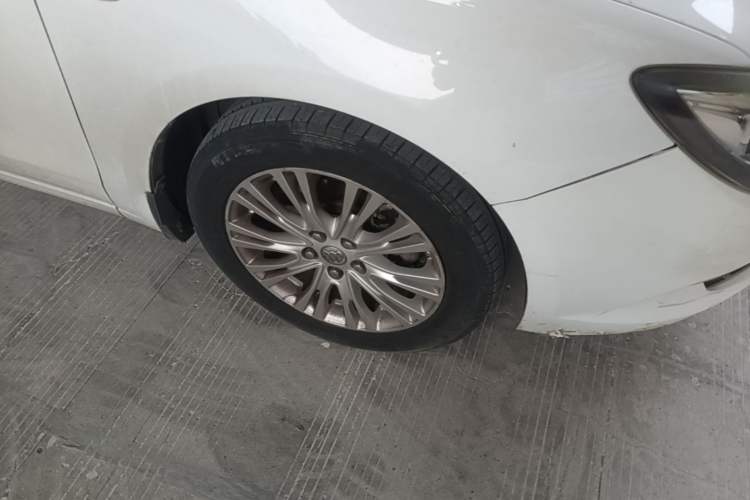 Used Buick GT 2015 15N Automatic Deluxe Edition Right Front Wheel Hub