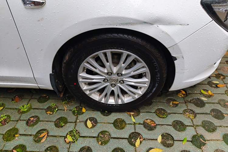 Used Buick GT 2015 18T Dual-Clutch Luxury Model Right Front Wheel Hub