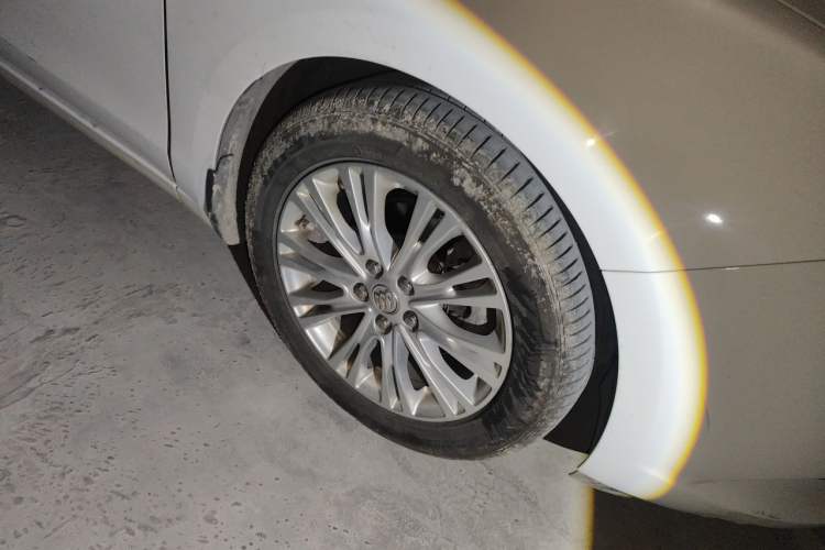 Used Buick GT 2015 15N Manual Luxury Version Right Front Wheel Hub
