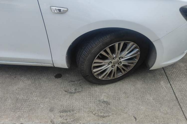 Used Buick GT 2015 18T Dual-Clutch Luxury Model Right Front Wheel Hub