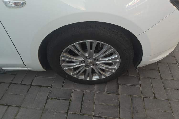 Used Buick GT 2015 15N Automatic Deluxe Edition Right Front Wheel Hub