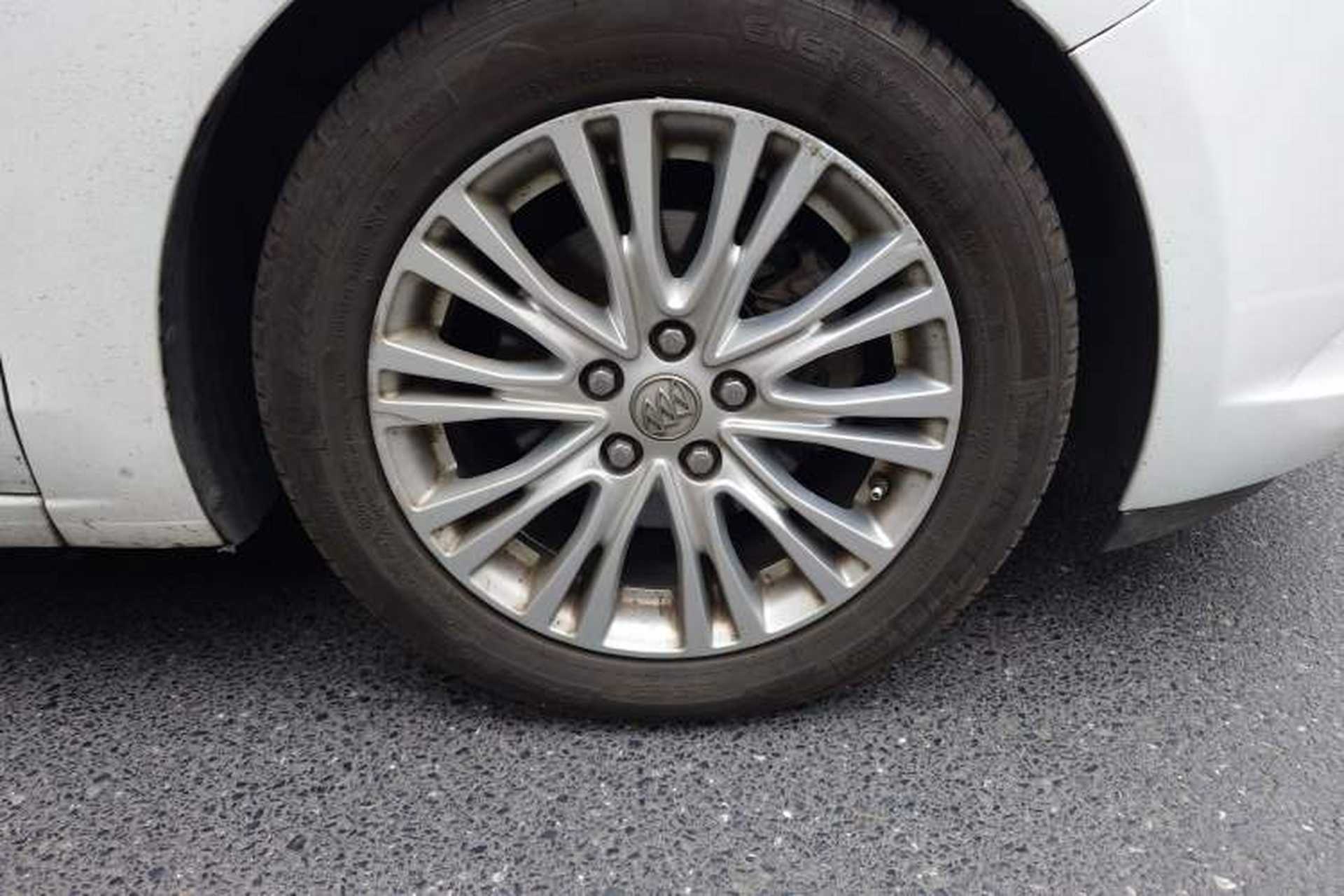 Used Buick GT 2015 18T Dual-Clutch Elite Model Right Front Wheel Hub