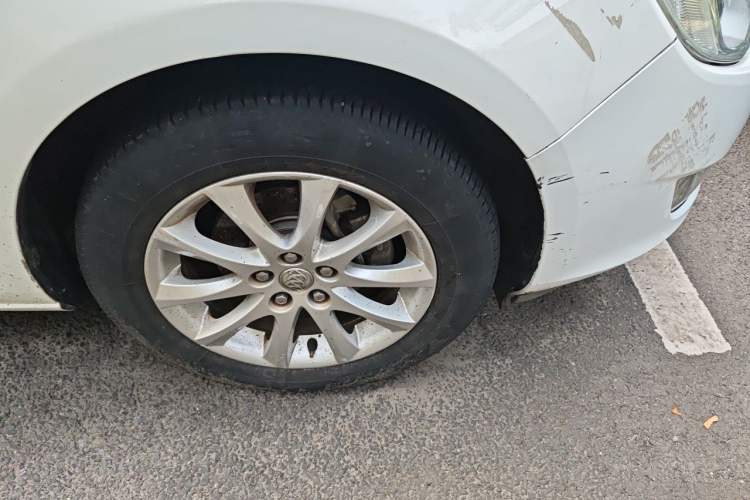Used Buick GT 2015 15N Automatic Entry-Level Trim Right Front Wheel Hub
