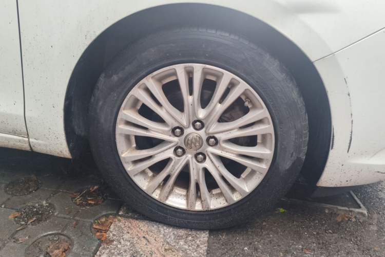 Used Buick GT 2015 15N Automatic Deluxe Edition Right Front Wheel Hub