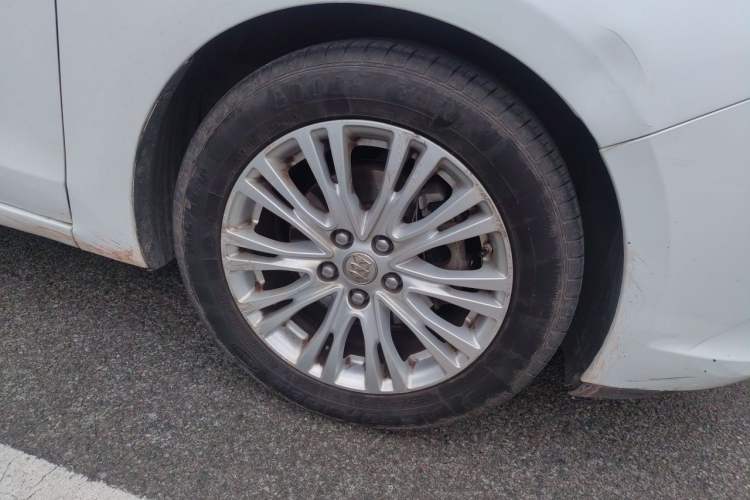 Used Buick GT 2015 15N Automatic Elite Version Right Front Wheel Hub