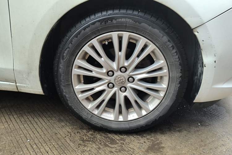 Used Buick GT 2015 15N Automatic Deluxe Edition Right Front Wheel Hub
