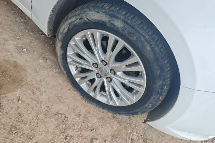Used Buick GT 2015 18T Dual-Clutch Elite Model Right Front Wheel Hub