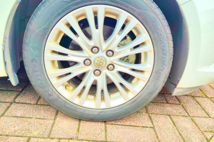 Used Buick GT 2015 15N Automatic Deluxe Edition Right Front Wheel Hub