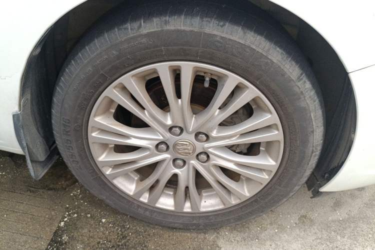 Used Buick GT 2015 18T Dual-Clutch Elite Model Right Front Wheel Hub