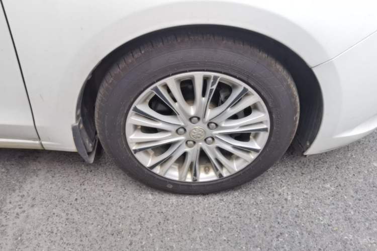 Used Buick GT 2015 15N Automatic Elite Version Right Front Wheel Hub