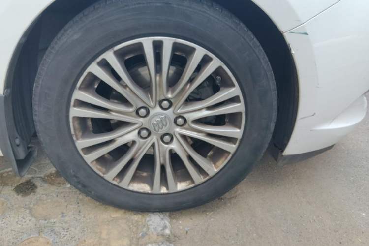 Used Buick GT 2015 15N Automatic Elite Version Right Front Wheel Hub