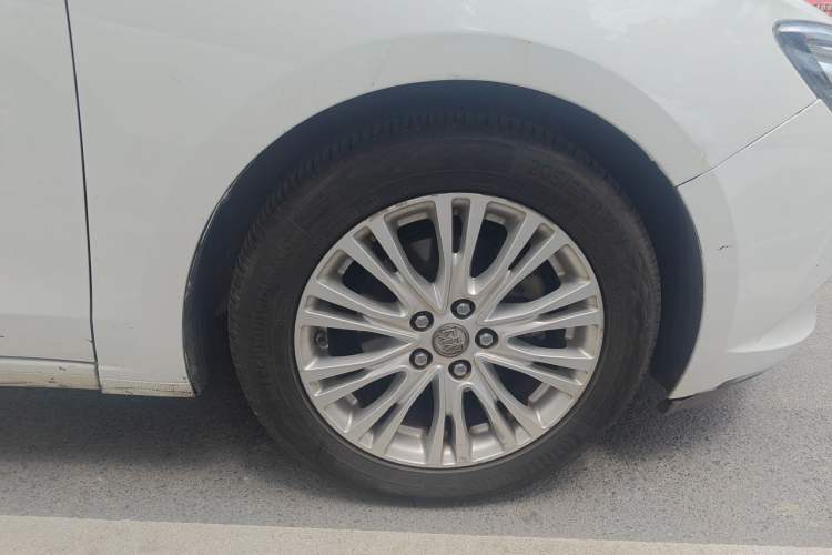 Used Buick GT 2015 15N Automatic Elite Version Right Front Wheel Hub