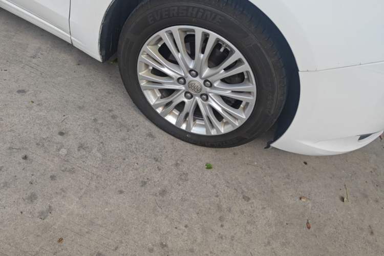 Used Buick GT 2015 15N Automatic Deluxe Edition Right Front Wheel Hub