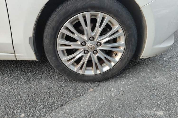 Used Buick GT 2015 18T Dual-Clutch Luxury Model Right Front Wheel Hub