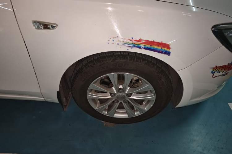 Used Buick GT 2015 15N Automatic Entry-Level Trim Right Front Wheel Hub