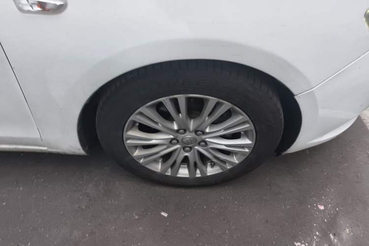 Used Buick GT 2015 15N Automatic Elite Version Right Front Wheel Hub