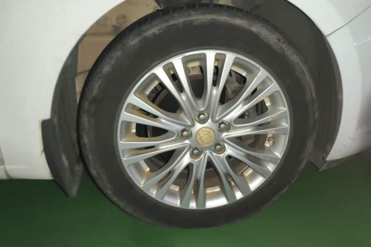Used Buick GT 2015 15N Automatic Deluxe Edition Right Front Wheel Hub