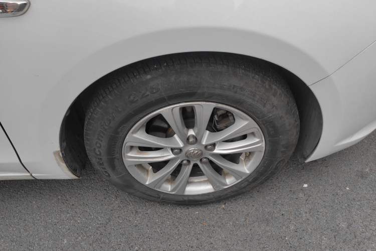 Used Buick GT 2015 15N Manual Entry-Level Trim Right Front Wheel Hub