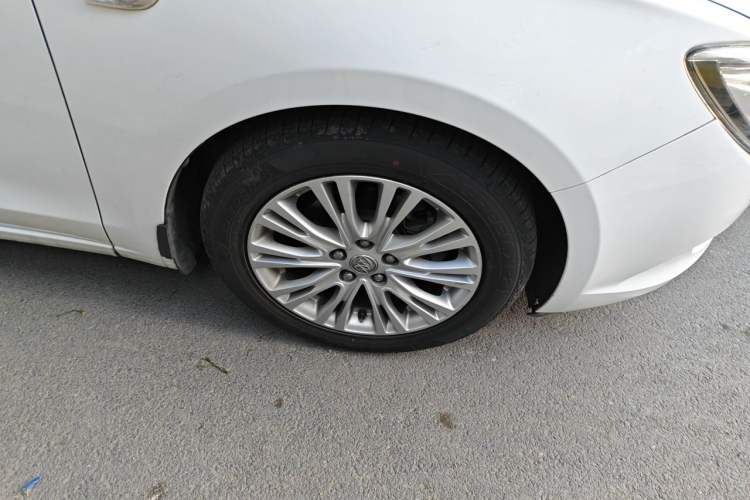 Used Buick GT 2015 15N Manual Elite Edition Right Front Wheel Hub