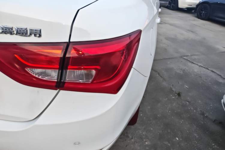 Used Buick GT 2015 15N Automatic Deluxe Edition Right Rear Taillight