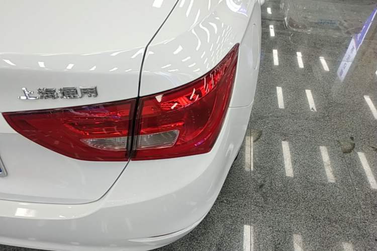Used Buick GT 2015 15N Automatic Entry-Level Trim Right Rear Taillight