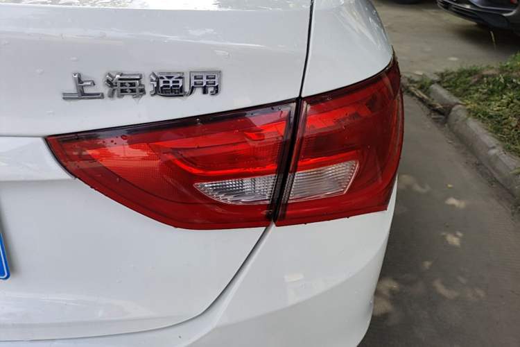 Used Buick GT 2015 15N Manual Entry-Level Trim Right Rear Taillight