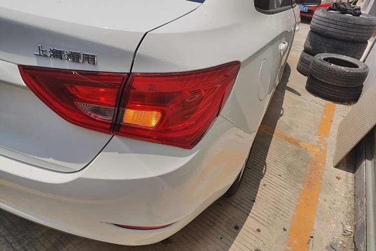 Used Buick GT 2015 15N Manual Entry-Level Trim Right Rear Taillight