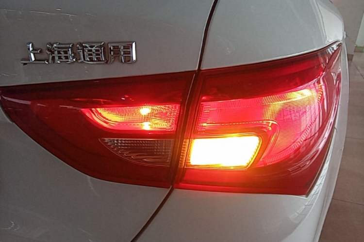 Used Buick GT 2015 15N Manual Entry-Level Trim Right Rear Taillight