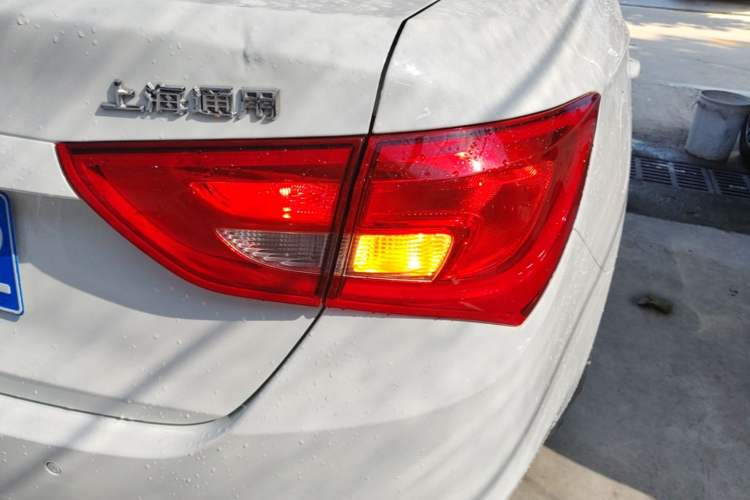 Used Buick GT 2015 15N Automatic Deluxe Edition Right Rear Taillight