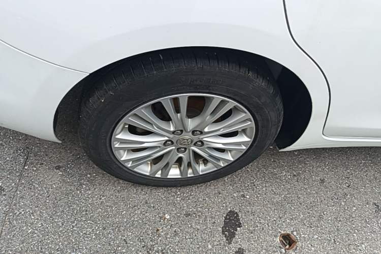 Used Buick GT 2015 15N Automatic Elite Version Right Rear Wheel Hub