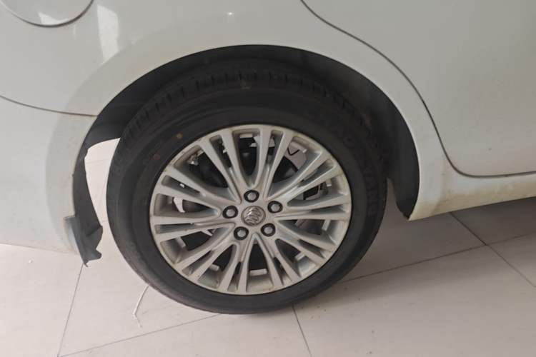 Used Buick GT 2015 15N Automatic Elite Version Right Rear Wheel Hub