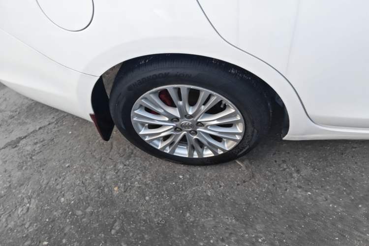 Used Buick GT 2015 15N Automatic Deluxe Edition Right Rear Wheel Hub
