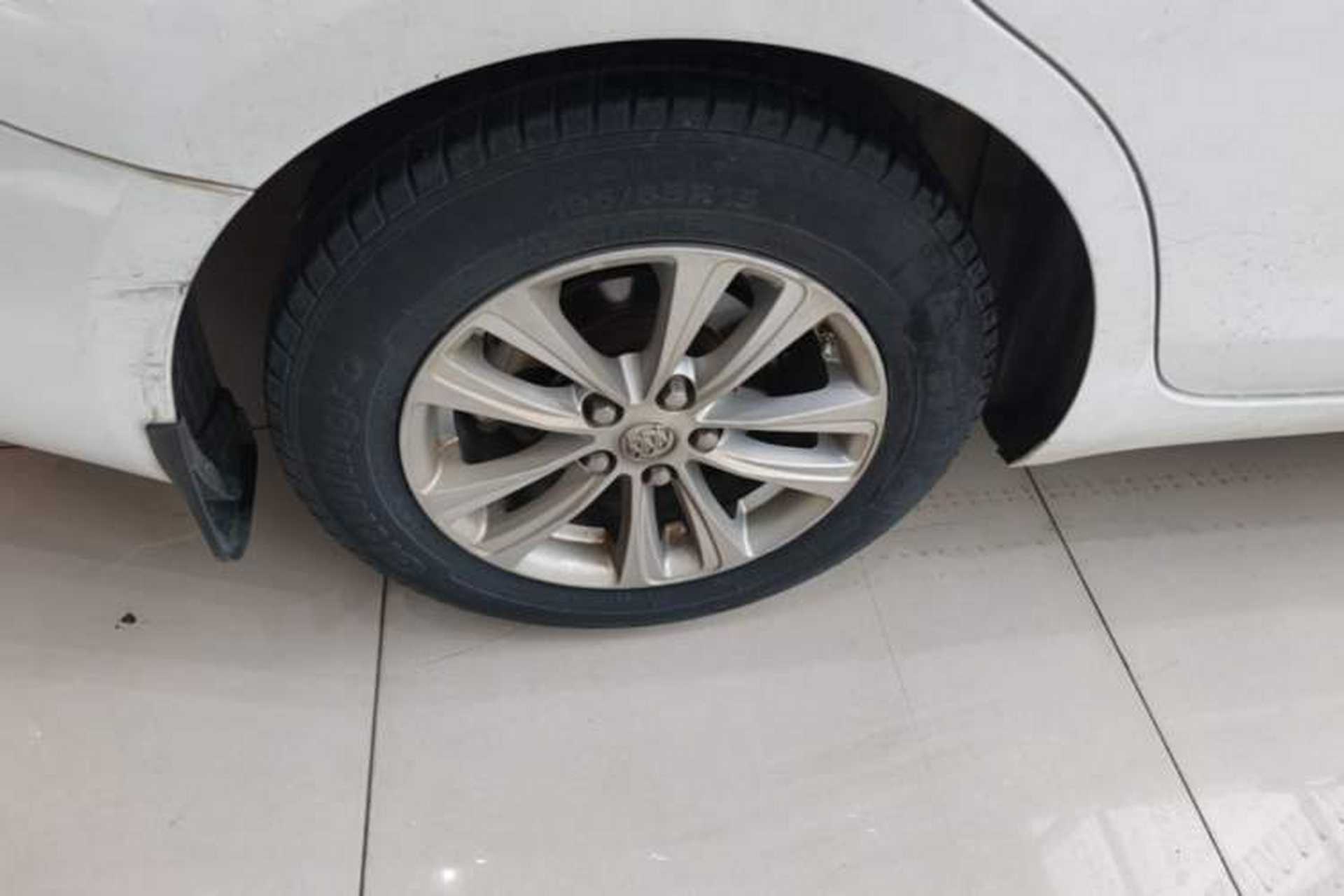 Used Buick GT 2015 15N Automatic Entry-Level Trim Right Rear Wheel Hub
