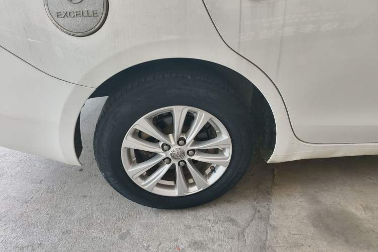 Used Buick GT 2015 15N Automatic Entry-Level Trim Right Rear Wheel Hub