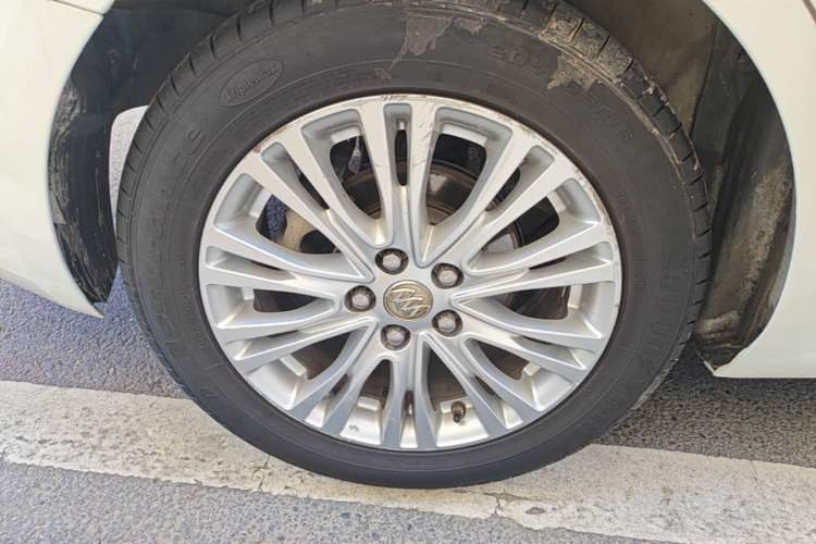 Used Buick GT 2015 15N Automatic Elite Version Right Rear Wheel Hub