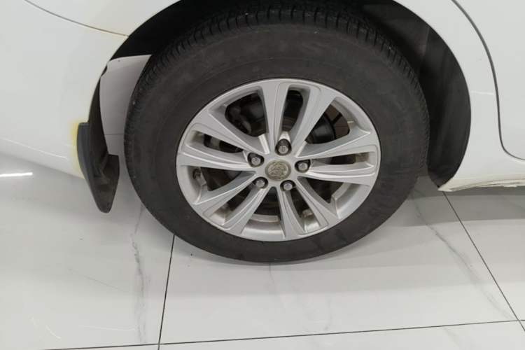 Used Buick GT 2015 15N Manual Entry-Level Trim Right Rear Wheel Hub