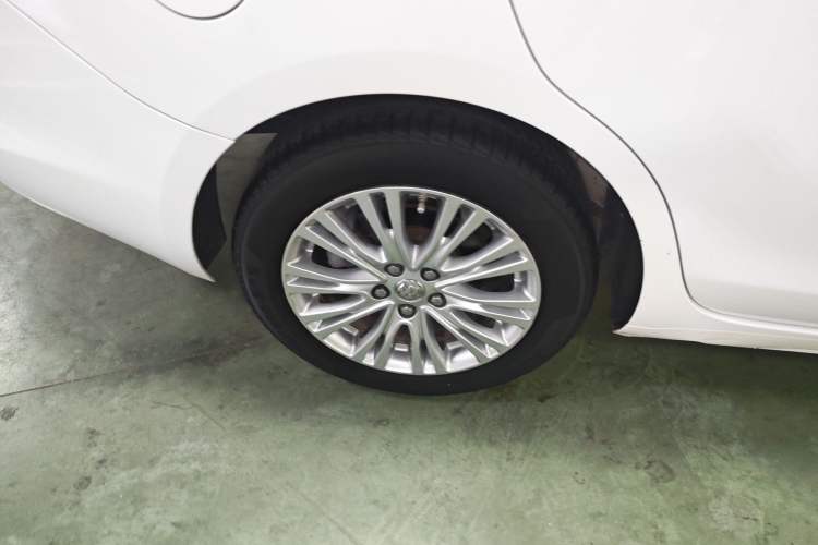 Used Buick GT 2015 15N Automatic Deluxe Edition Right Rear Wheel Hub